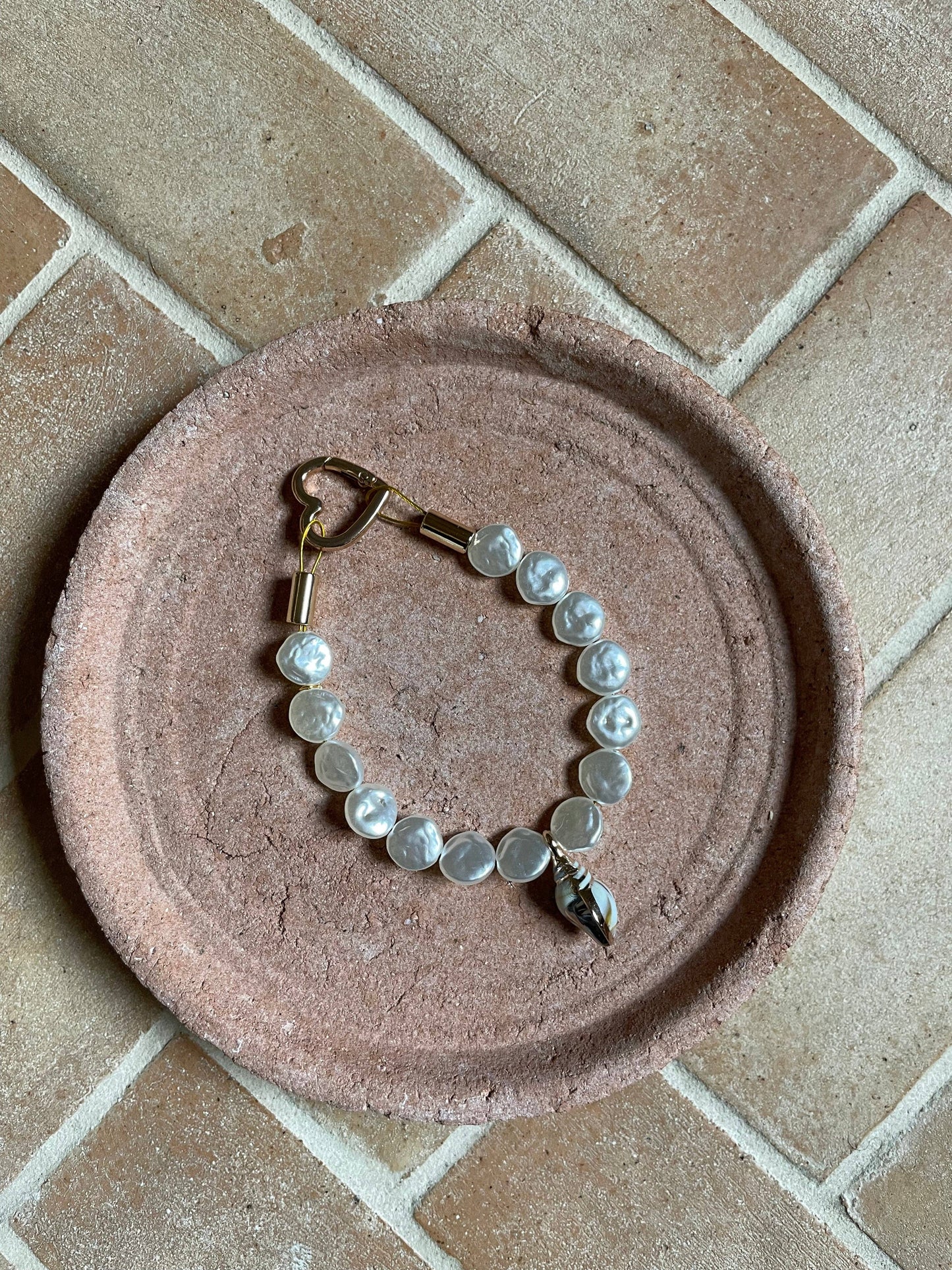 Isla pearl necklace for dogs and cats