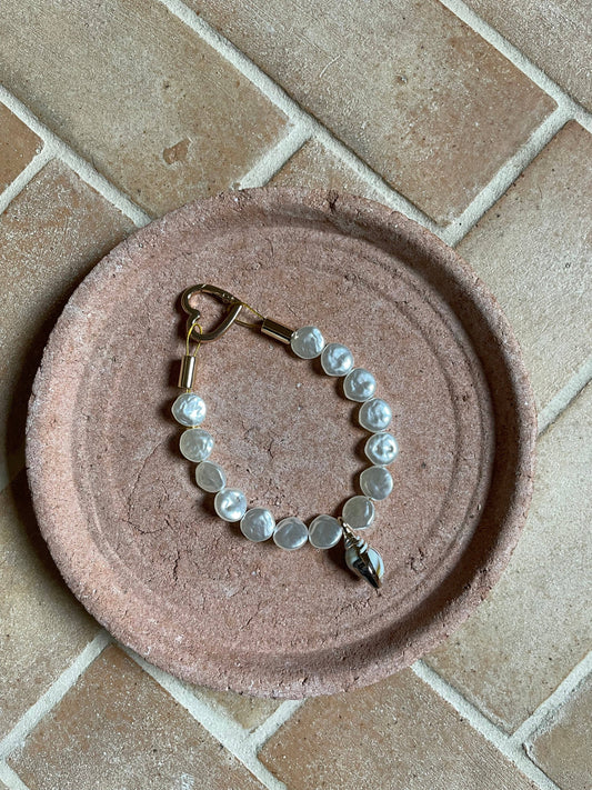 Isla pearl necklace for dogs and cats